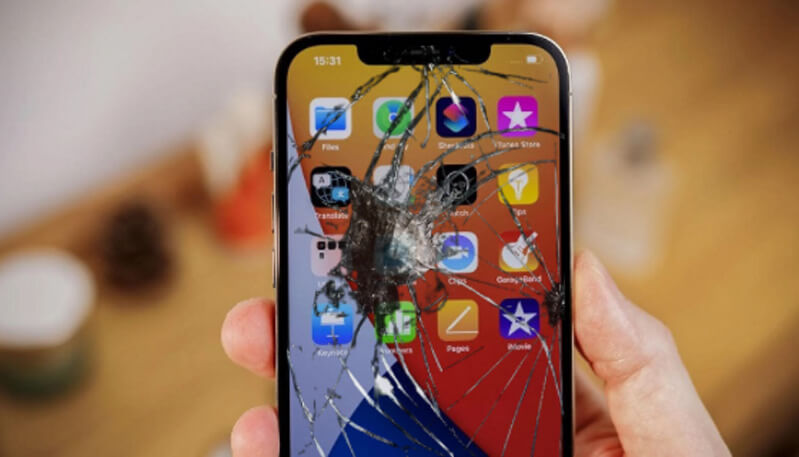 Lỗi do iPhone 13 Pro Max bị va đập mạnh