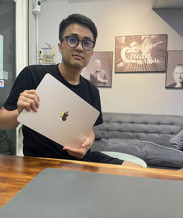 Khách hàng thu cũ đổi mới iPhone iPad MacBook tại TuanDigi