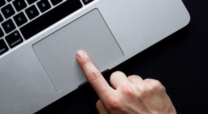 Có nên dán macbook không?