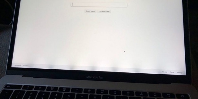 Tình trạng lỗi màn hình Macbook bị hở sáng thường xuyên xảy ra