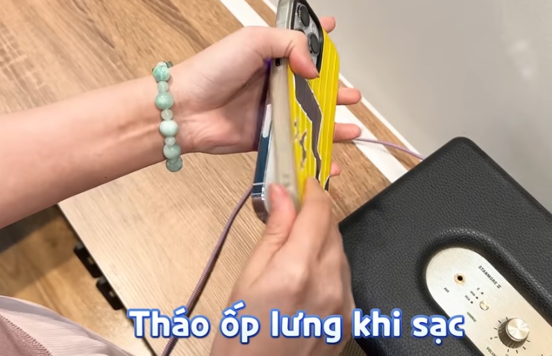 Cần làm gì khi iPhone báo nhiệt độ cần làm mát?