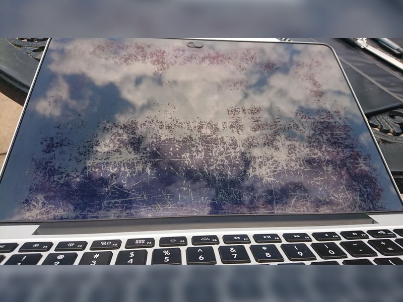 Dấu hiệu nhận biết cần vệ sinh Macbook