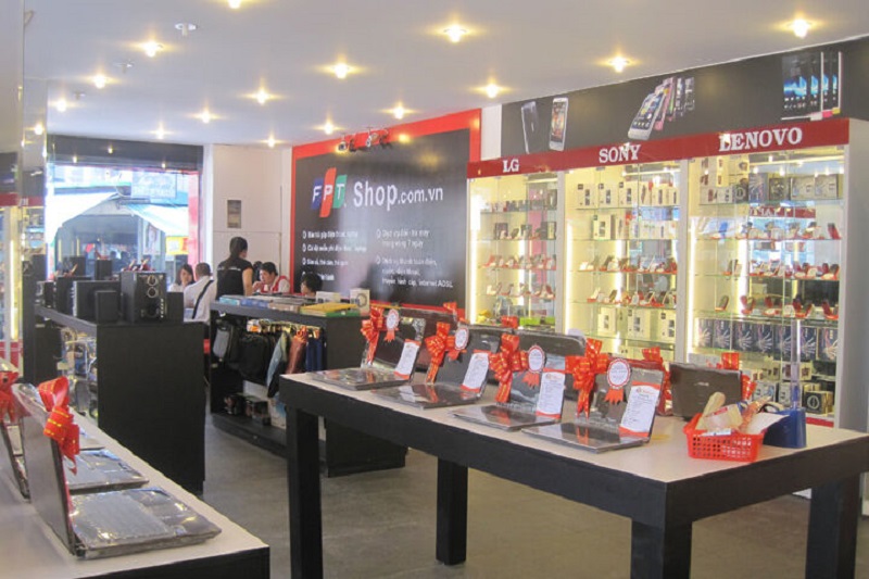 Mua Macbook ở đâu uy tín FPT Shop