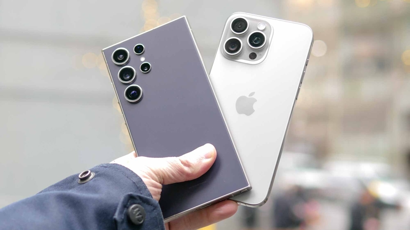 So sánh iPhone và Samsung chi tiết