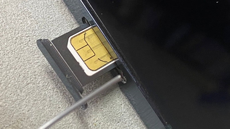 Cách xử lý tình trạng chọc sim không ra đơn giản nhanh chóng