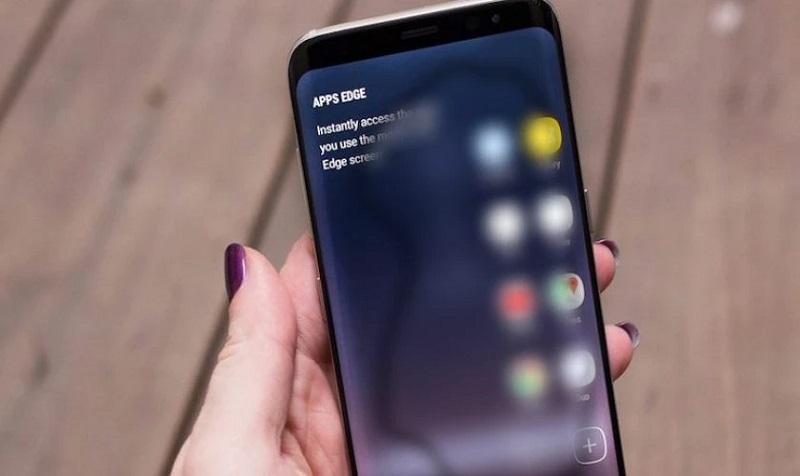 ​Vì sao màn hình điện thoại Samsung bị mờ?