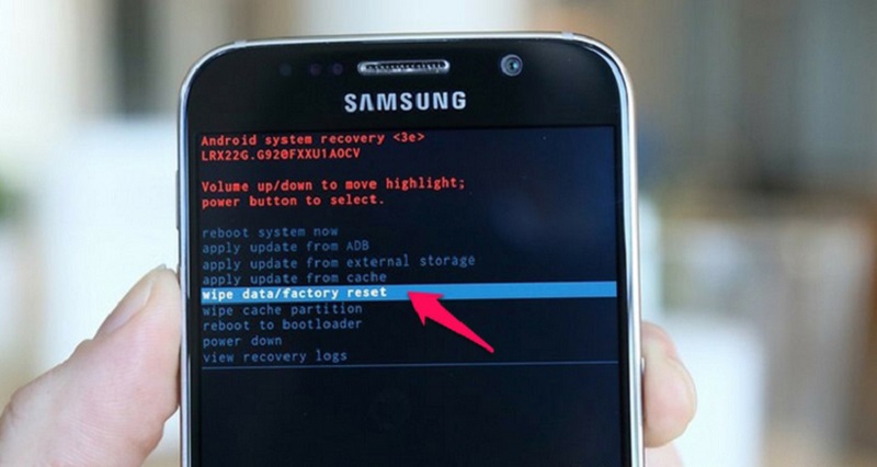 Cách khắc phục điện thoại samsung bị treo logo không tắt được nguồn
