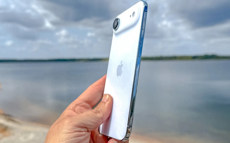 Nên mua iPhone Air hay iPhone 16 Pro thời điểm hiện tại?