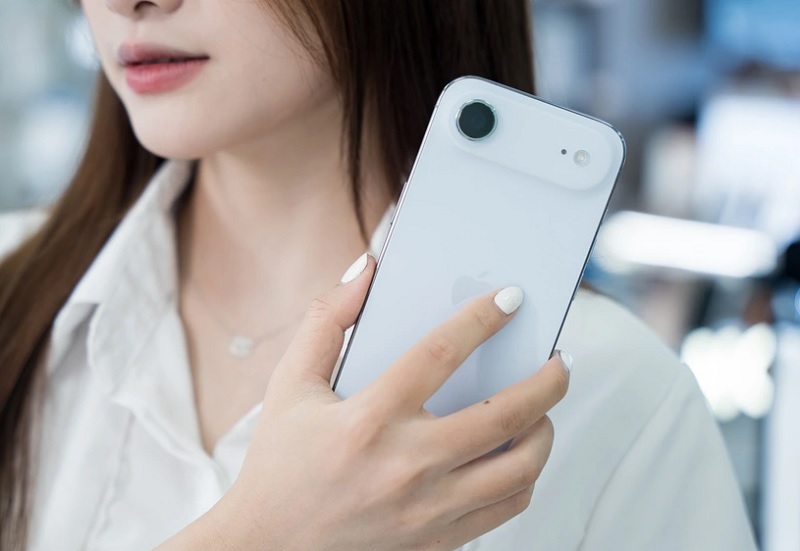 Nên mua iPhone Air hay iPhone 16 thường?