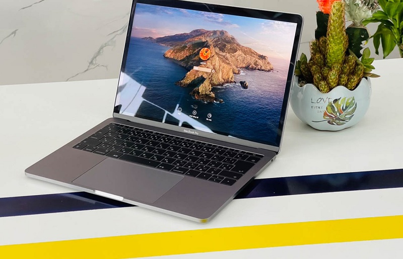 Macbook Pro 13 inch 2017 - dòng Macbook tầm 10 triệu