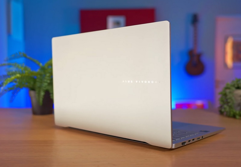 So sánh Asus Vivobook S 15 và MacBook Air M3 qua hiệu năng