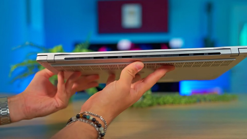 So sánh Asus Vivobook S 15 và MacBook Air M3 qua kết nối