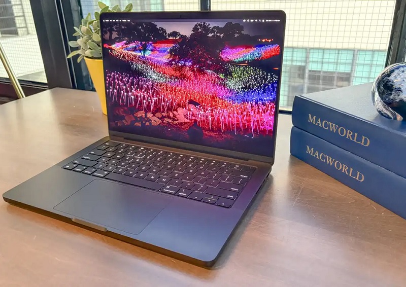 So sánh MacBook Air M5 và MacBook Pro M5 qua cổng kết nối và khả năng xuất màn hình ngoài