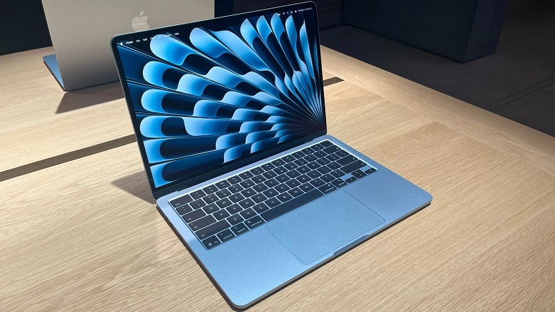 So sánh MacBook Air M5 vs MacBook Air M2 qua hiệu năng