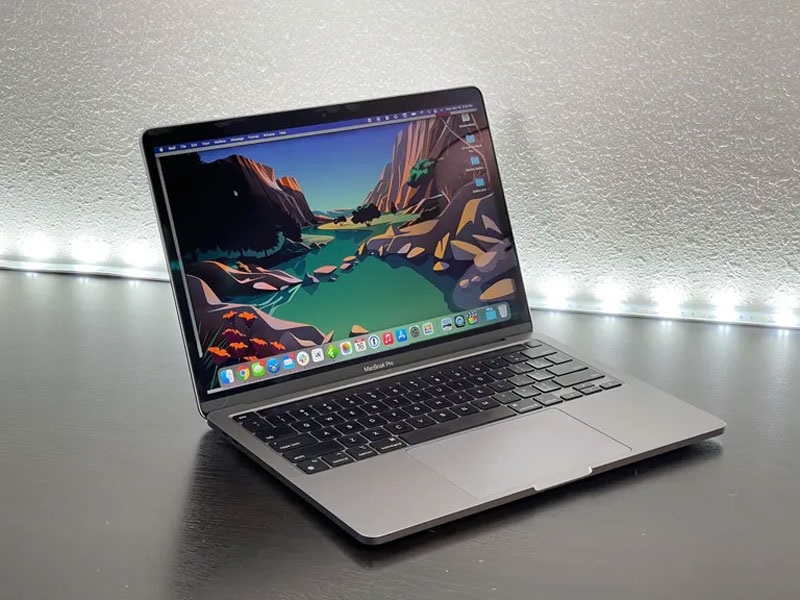 So sánh Macbook Pro M4 và Macbook Pro M1 qua pin và thời gian sử dụng pin