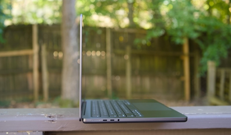 So sánh MacBook Pro M5 và MacBook Pro M2 qua pin và thời gian sử dụng