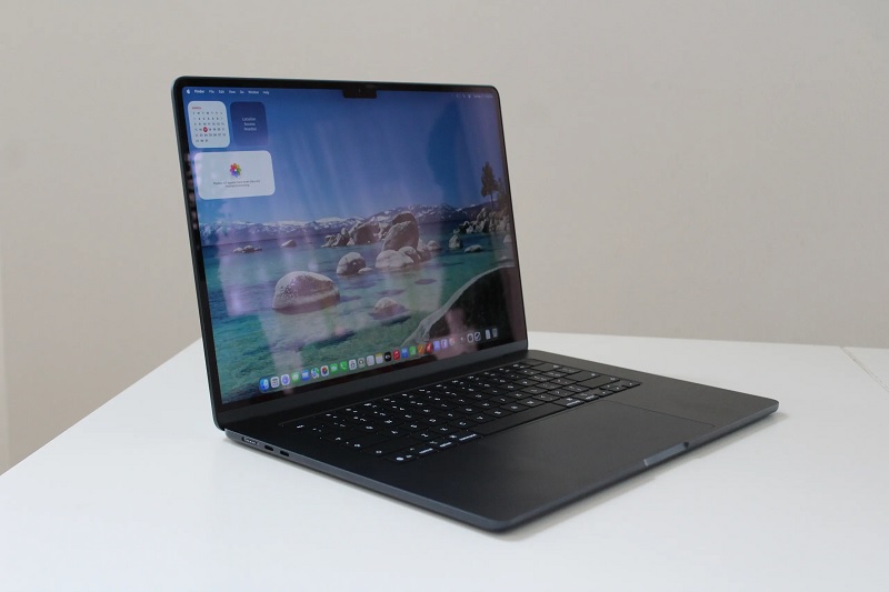 So sánh Macbook Air M5 vs Macbook Pro M3 qua Màn hình