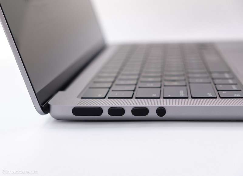Cổng kết nối hạn chế - nhược điểm khi mua MacBook 