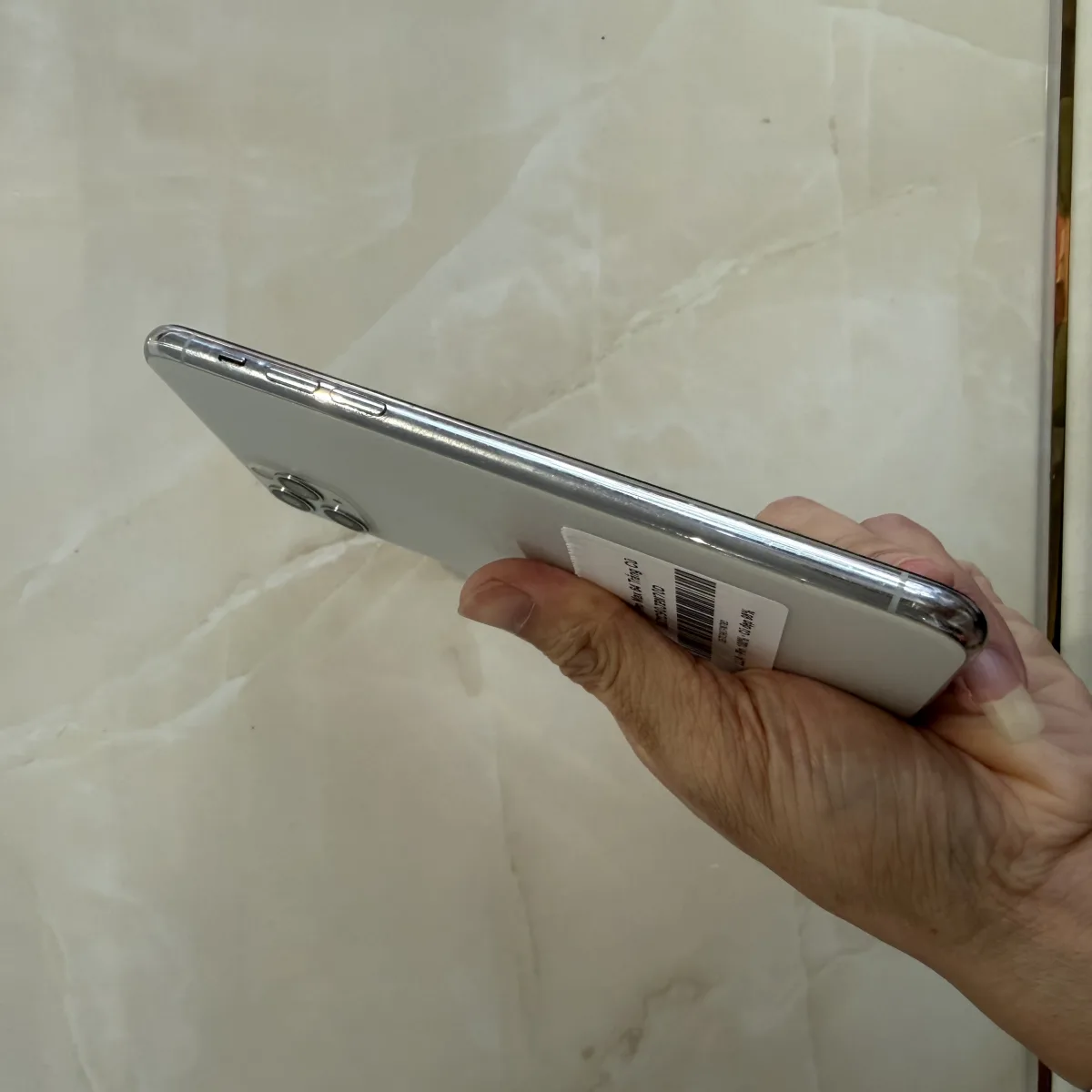 iphone-11-pro-max-64-trang-cu-2304f6.webp Iphone 11 Pro Max 64 Trắng Cũ