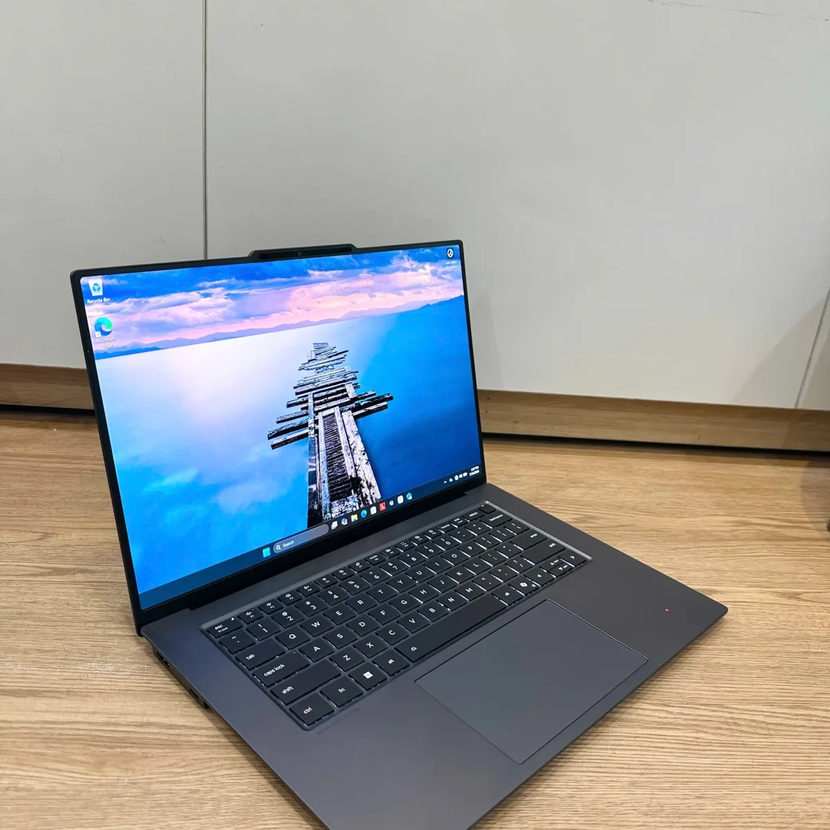 Lenovo Thinkpad X9-15 Gen 1 ULTRA 7_258V/AI/32GB/1TB/15.3" 2.8K_OLED/Touch/Win 11 Pro Cũ Đẹp